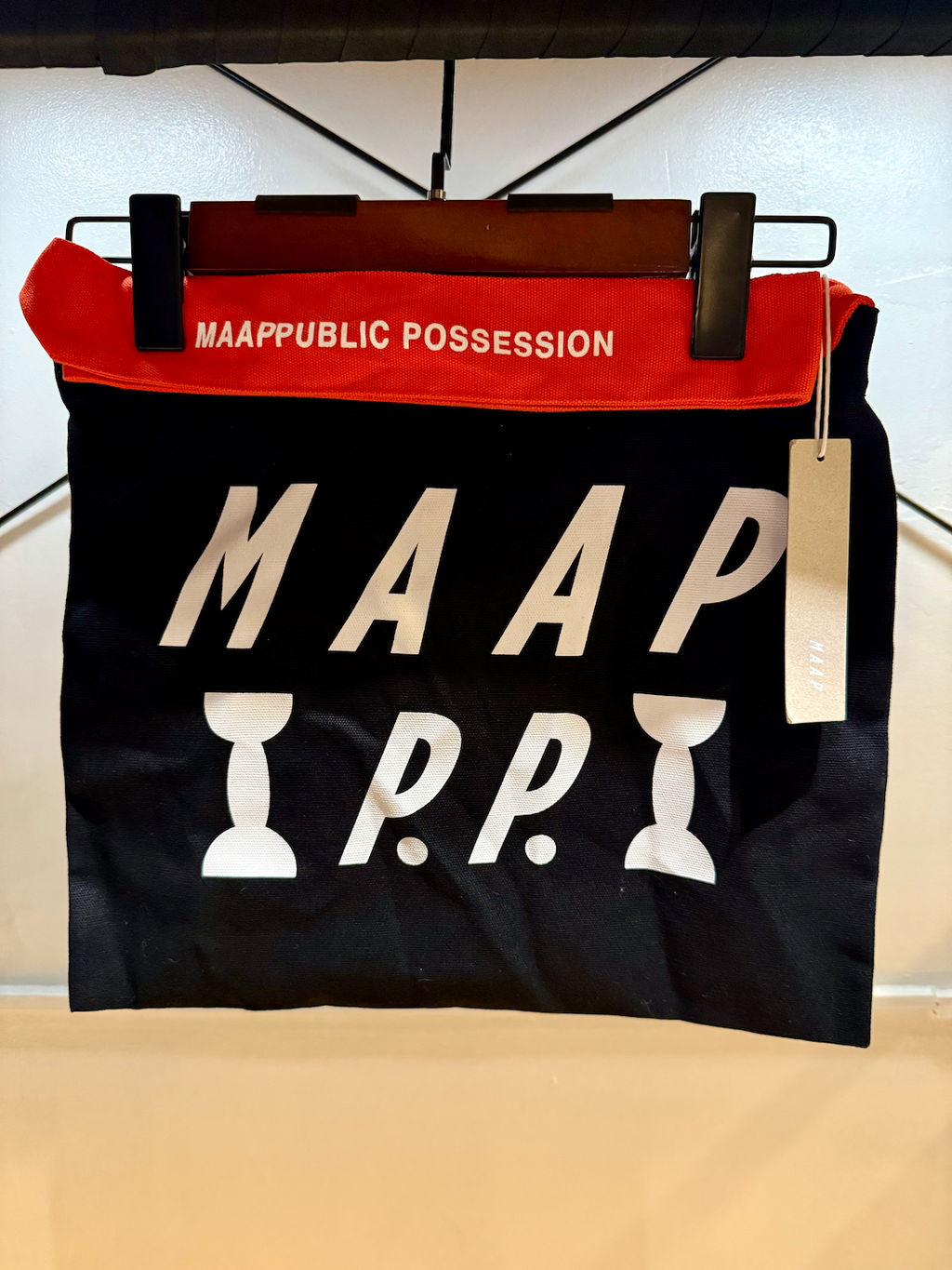 MAAP + Public Possession Musette